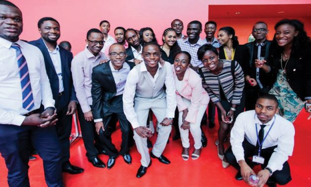 Rétrospectives : Remise de bourses d’excellence AECP